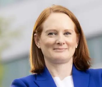 Jennifer Kearney sq